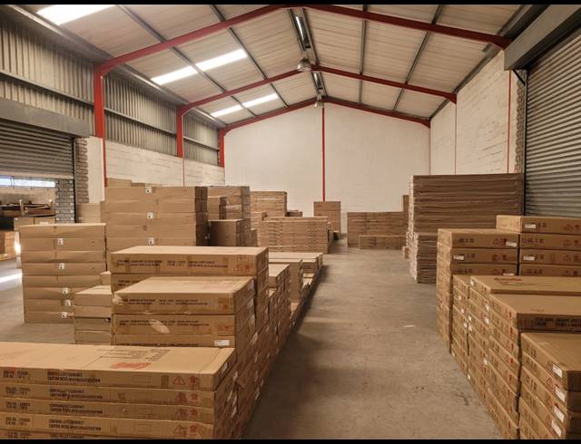 400M² WAREHOUSE TO LET IN EVERITE INDUSTRIA